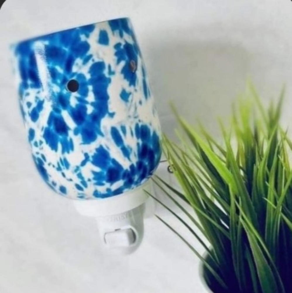 Scentsy Tie Dye Warmer Nightlight NEW SOLD OUT ~ Fast Ship!